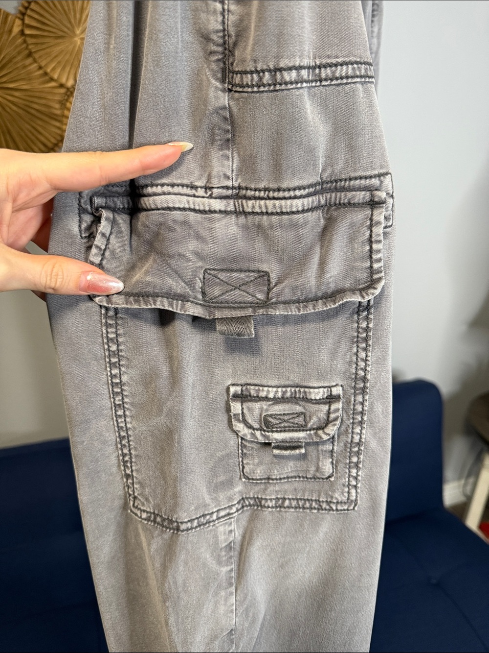 American Eagle Baggy Cargo Pants Gray Stretch Utility Size 28 Regular - Picture 9 of 12